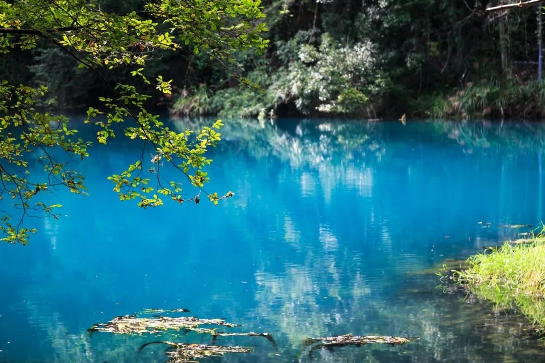 荔波小七孔68级跌水瀑布水层层跌落实景